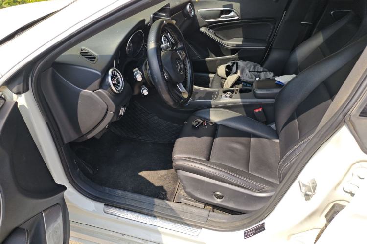 Used Mercedes-Benz CLA 2016 Facelifted CLA 200 Stylish Edition Driver Seat