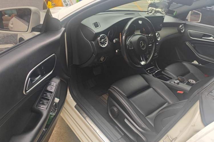 Used Mercedes-Benz CLA 2016 Refreshed CLA 200 Sport Edition Driver Seat