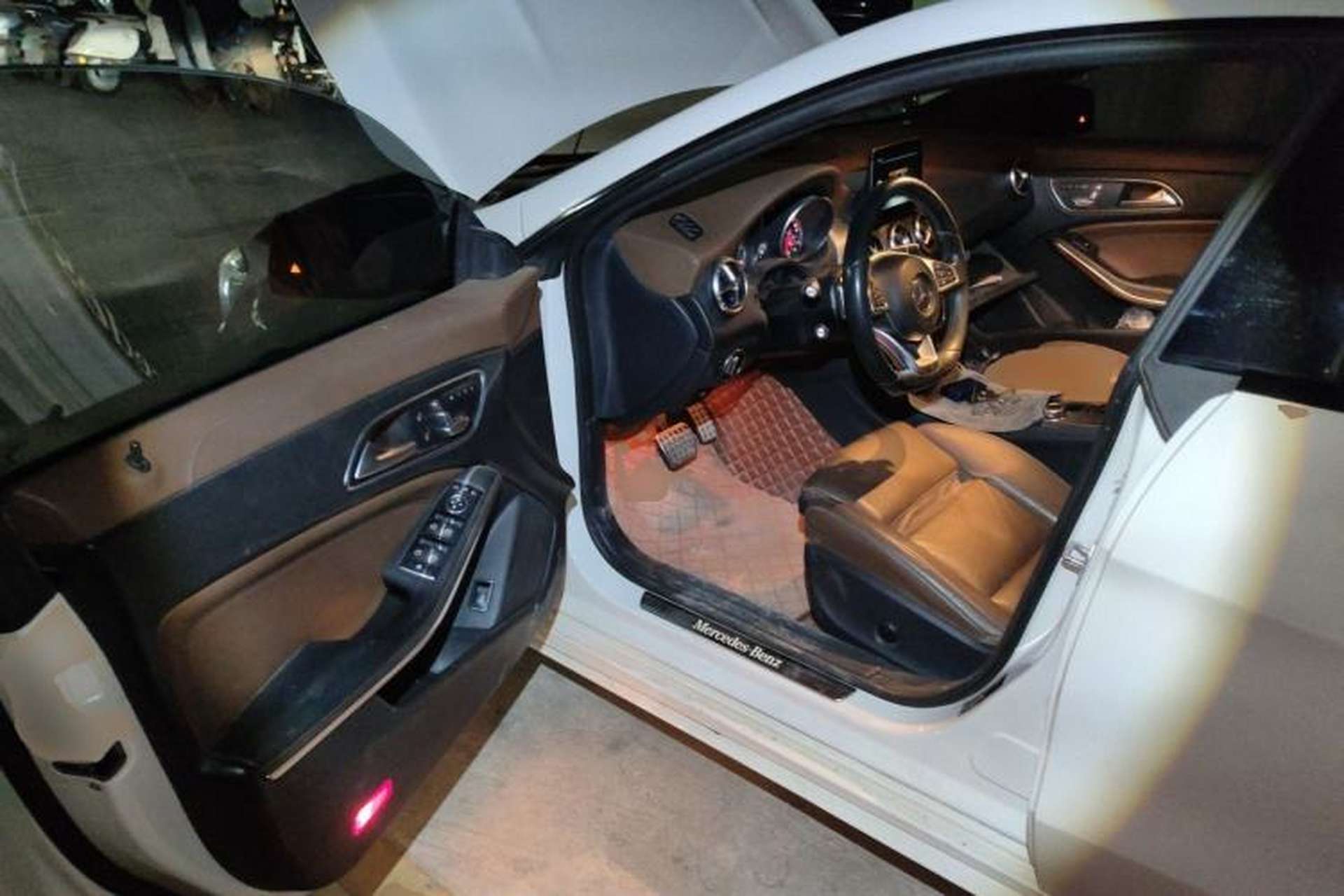 Used Mercedes-Benz CLA 2016 Facelifted CLA 260 4MATIC Driver Seat