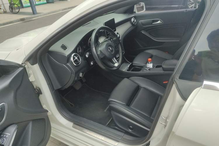 Used Mercedes-Benz CLA 2016 Facelifted CLA 200 Stylish Edition Driver Seat