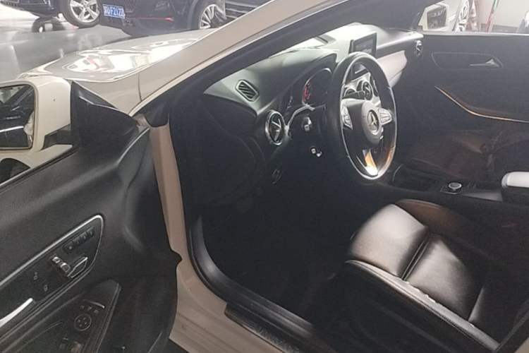 Used Mercedes-Benz CLA 2016 Facelifted CLA 200 Stylish Edition Driver Seat
