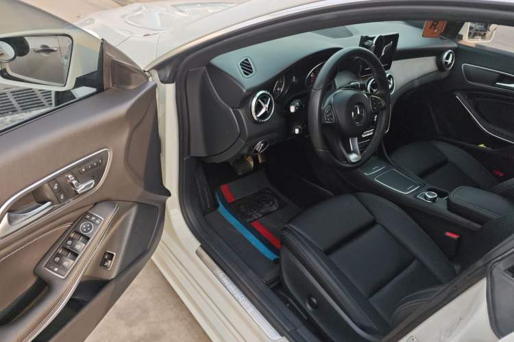 Used Mercedes-Benz CLA 2016 Facelifted CLA 200 Stylish Edition Driver Seat