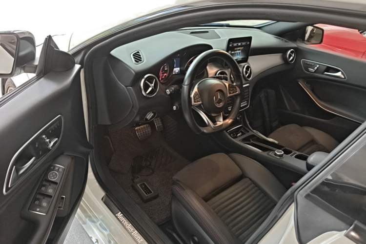Used Mercedes-Benz CLA 2016 Year Restyled CLA 220 4MATIC Driver Seat