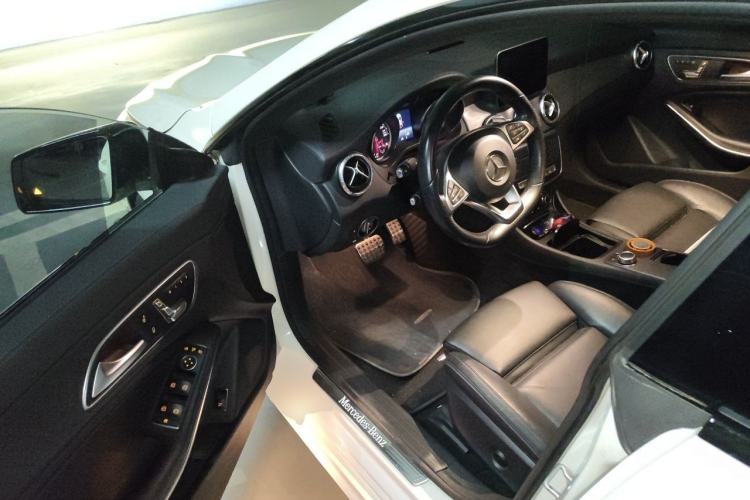 Used Mercedes-Benz CLA 2016 Facelifted CLA 260 4MATIC Driver Seat