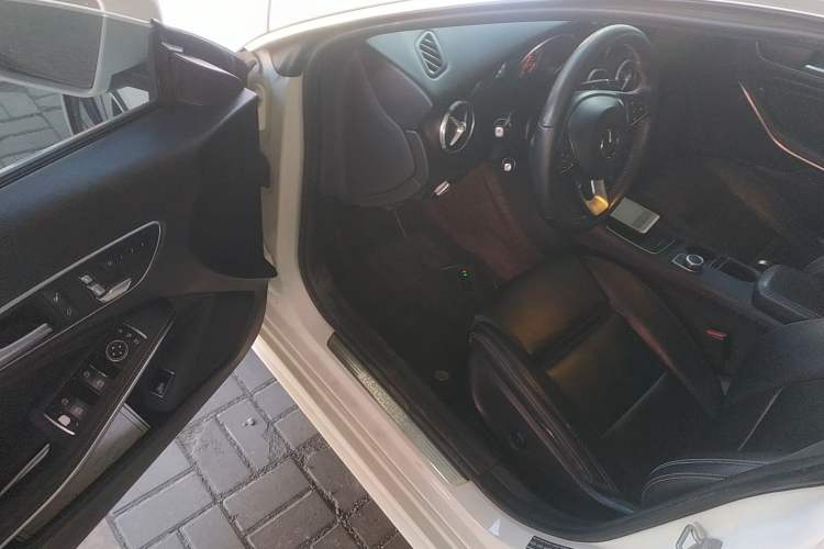 Used Mercedes-Benz CLA 2016 Facelifted CLA 200 Stylish Edition Driver Seat