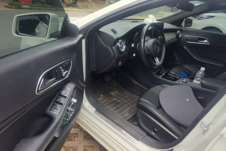 Used Mercedes-Benz CLA 2016 Facelifted CLA 200 Stylish Edition Driver Seat