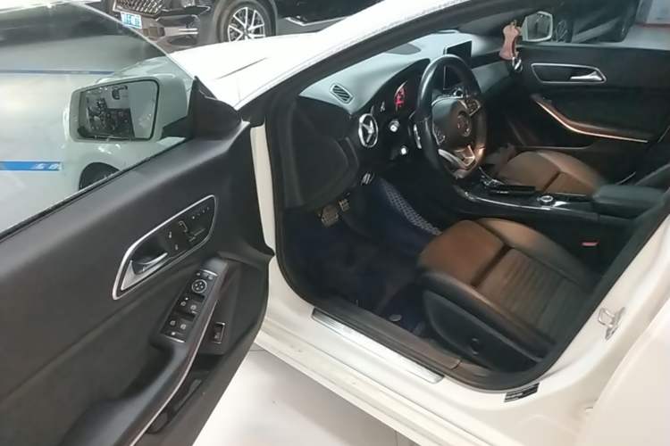 Used Mercedes-Benz CLA 2016 CLA 220 4MATIC Driver Seat