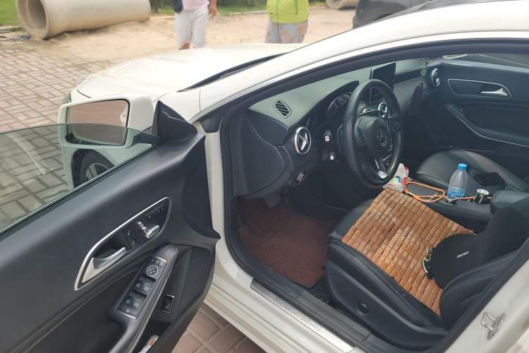 Used Mercedes-Benz CLA 2016 Facelifted CLA 200 Stylish Edition Driver Seat