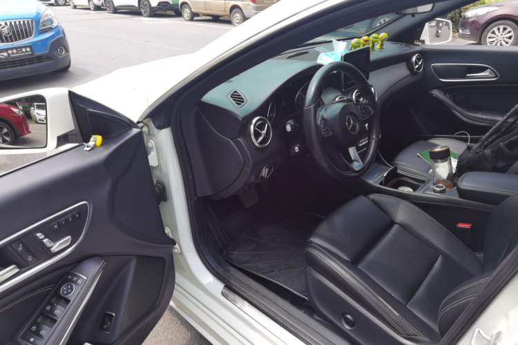 Used Mercedes-Benz CLA 2016 Facelifted CLA 200 Stylish Edition Driver Seat