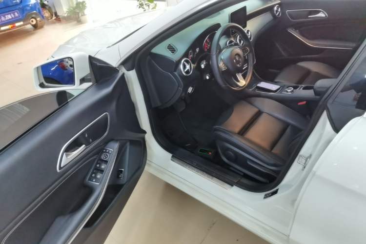 Used Mercedes-Benz CLA 2016 Refreshed CLA 200 Sport Edition Driver Seat