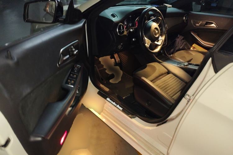 Used Mercedes-Benz CLA 2016 Year Restyled CLA 220 4MATIC Driver Seat
