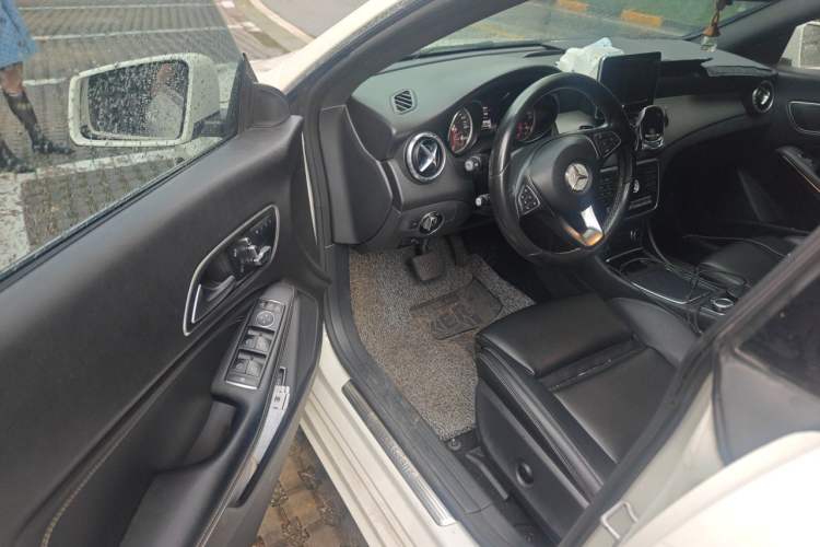 Used Mercedes-Benz CLA 2016 Facelifted CLA 200 Stylish Edition Driver Seat