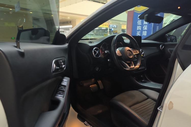 Used Mercedes-Benz CLA 2016 Year Restyled CLA 220 4MATIC Driver Seat