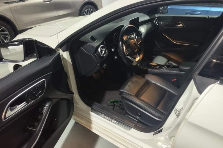 Used Mercedes-Benz CLA 2016 CLA 260 4MATIC Driver Seat