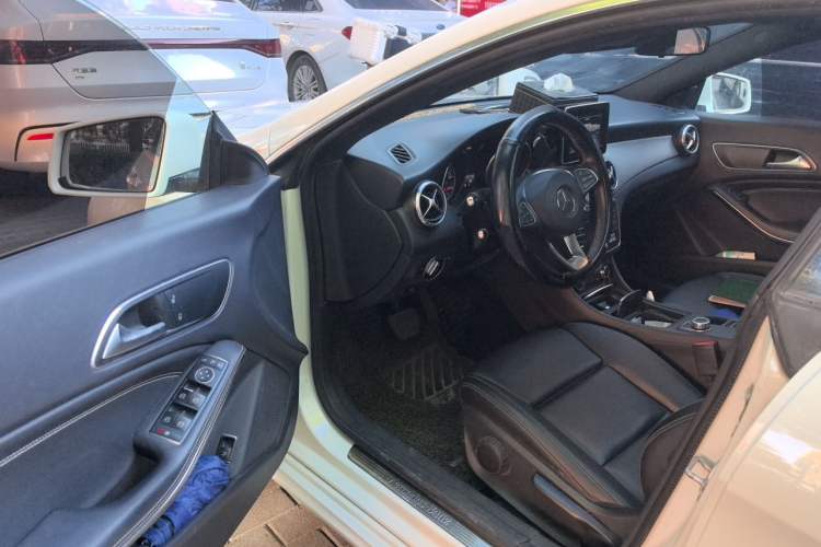 Used Mercedes-Benz CLA 2016 Refreshed CLA 200 Sport Edition Driver Seat