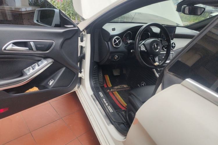 Used Mercedes-Benz CLA 2016 Refreshed CLA 200 Sport Edition Driver Seat