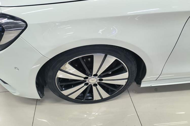 Used Mercedes-Benz CLA 2016 Facelifted CLA 200 Stylish Edition Exterior 4