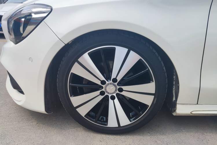 Used Mercedes-Benz CLA 2016 Facelifted CLA 200 Stylish Edition Exterior 7