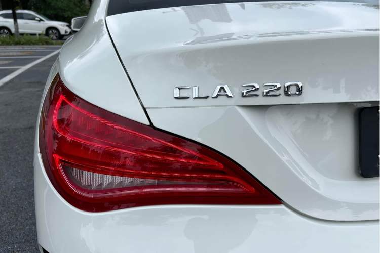 Used Mercedes-Benz CLA 2016 CLA 220 4MATIC Exterior 8