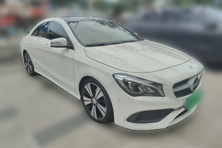 Used Mercedes-Benz CLA 2016 Facelifted CLA 200 Stylish Edition Front Right 45 Deg