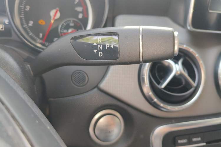 Used Mercedes-Benz CLA 2016 Refreshed CLA 200 Sport Edition Gear Lever