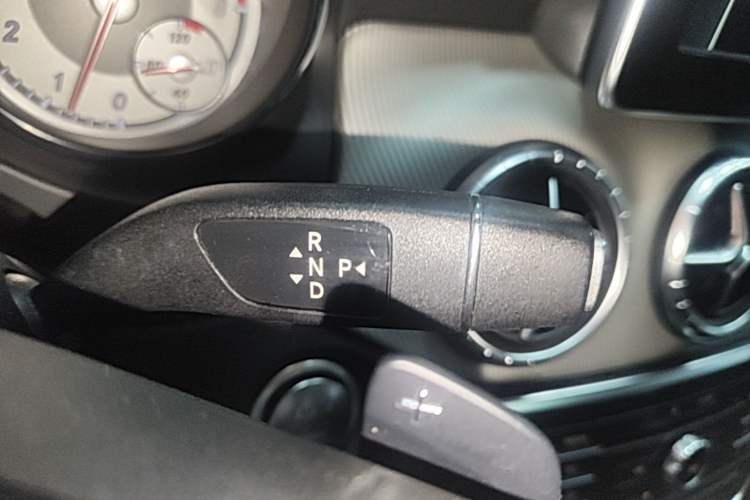 Used Mercedes-Benz CLA 2016 CLA 200 Style Edition Gear Lever