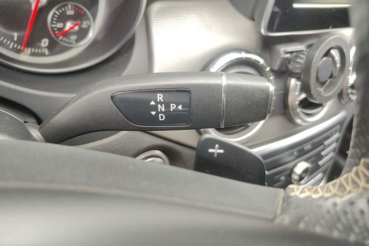Used Mercedes-Benz CLA 2016 Facelifted CLA 200 Stylish Edition Gear Lever