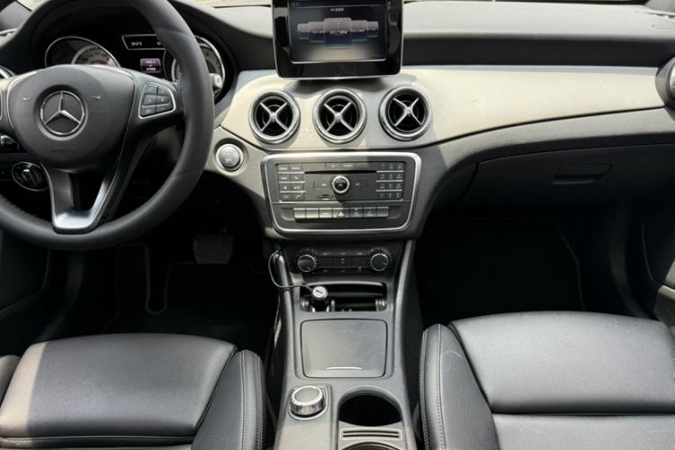 Used Mercedes-Benz CLA 2016 CLA 200 Style Edition Gear Lever