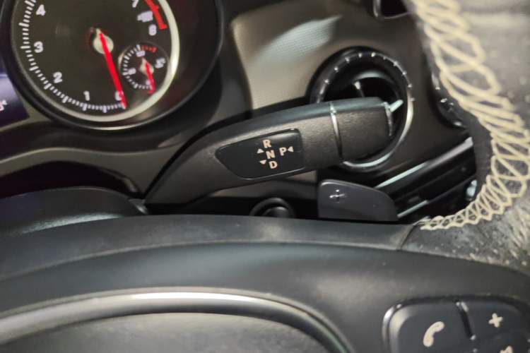 Used Mercedes-Benz CLA 2016 Refreshed CLA 200 Sport Edition Gear Lever