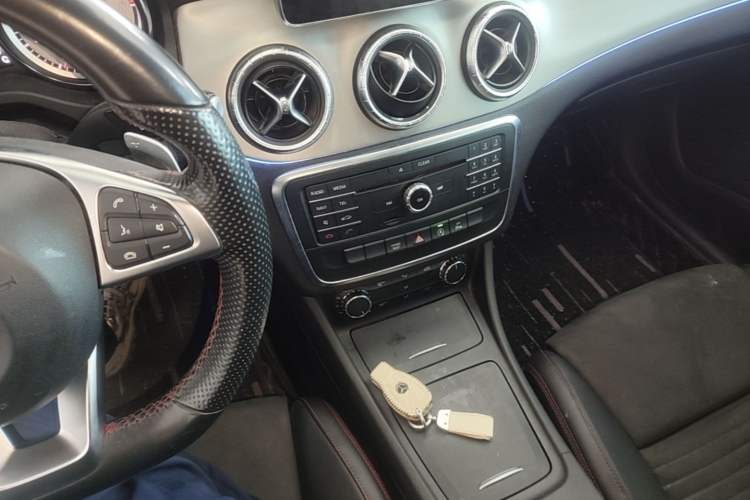 Used Mercedes-Benz CLA 2016 CLA 220 4MATIC Gear Lever