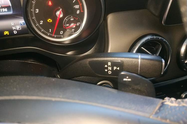 Used Mercedes-Benz CLA 2016 Facelifted CLA 200 Stylish Edition Gear Lever
