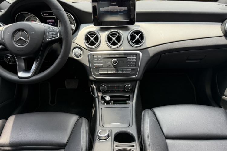 Used Mercedes-Benz CLA 2016 CLA 200 Style Edition Gear Lever