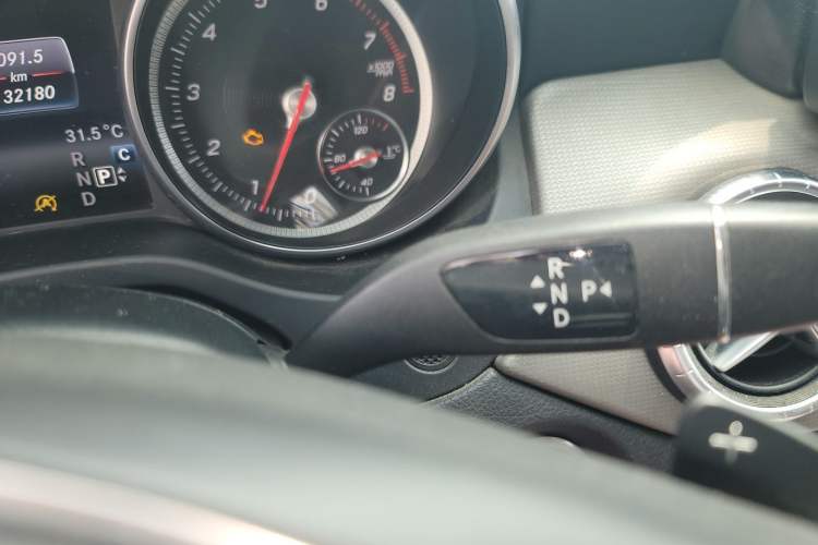 Used Mercedes-Benz CLA 2016 Facelifted CLA 200 Stylish Edition Gear Lever