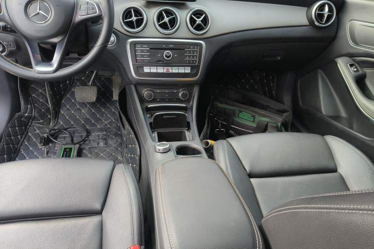 Used Mercedes-Benz CLA 2016 Refreshed CLA 200 Sport Edition Gear Lever
