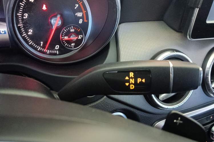 Used Mercedes-Benz CLA 2016 Facelifted CLA 200 Stylish Edition Gear Lever