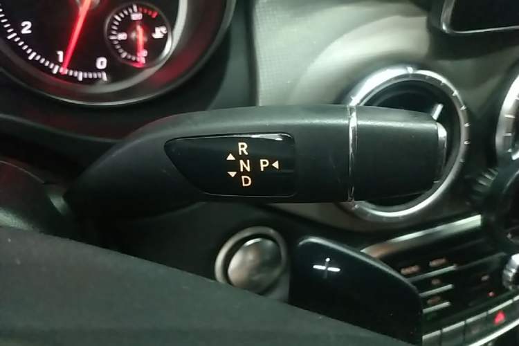 Used Mercedes-Benz CLA 2016 Refreshed CLA 200 Sport Edition Gear Lever