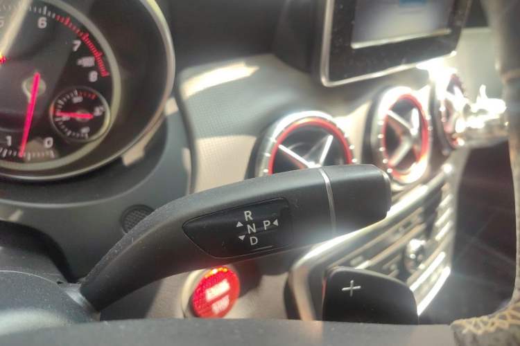 Used Mercedes-Benz CLA 2016 Facelifted CLA 200 Stylish Edition Gear Lever