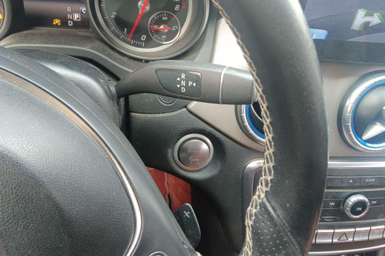 Used Mercedes-Benz CLA 2016 Facelifted CLA 200 Stylish Edition Gear Lever