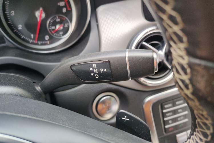 Used Mercedes-Benz CLA 2016 Refreshed CLA 200 Sport Edition Gear Lever