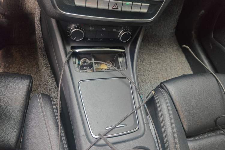 Used Mercedes-Benz CLA 2016 Facelifted CLA 200 Stylish Edition Gear Lever