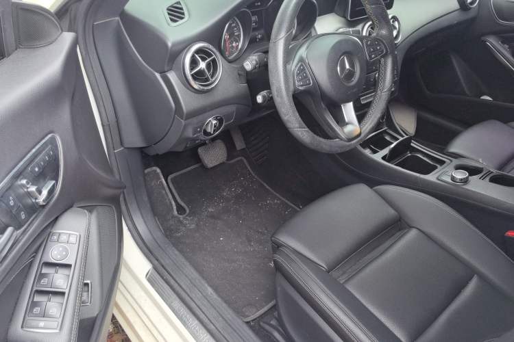 Used Mercedes-Benz CLA 2016 Facelifted CLA 200 Stylish Edition Interior 1