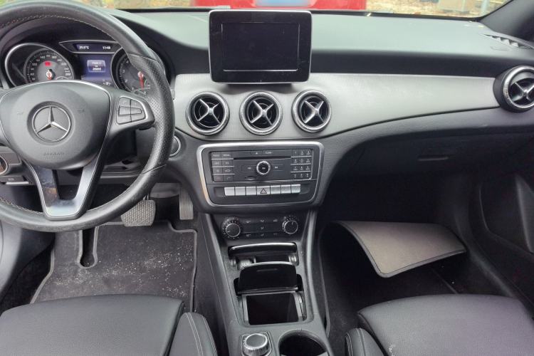 Used Mercedes-Benz CLA 2016 Facelifted CLA 200 Stylish Edition Interior 2