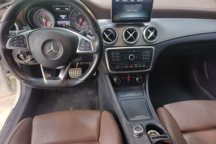 Used Mercedes-Benz CLA 2016 CLA 260 4MATIC Interior 2