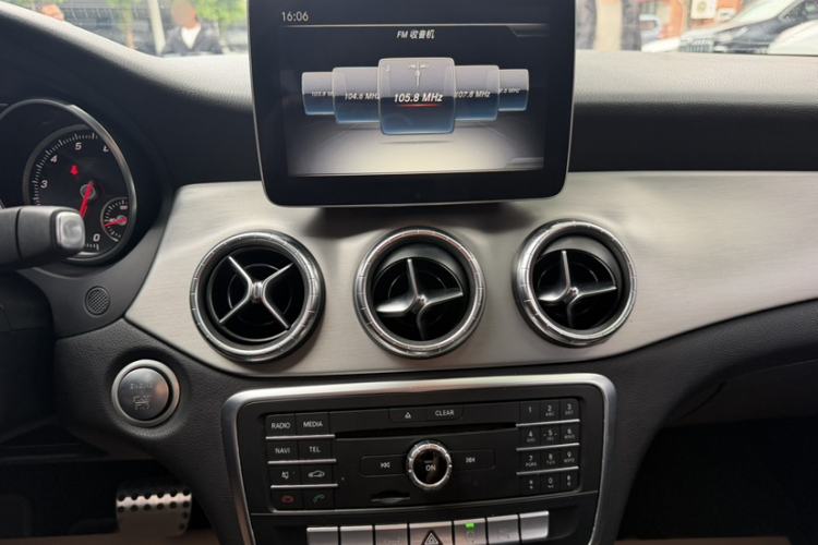 Used Mercedes-Benz CLA 2016 Year Restyled CLA 220 4MATIC Interior 2