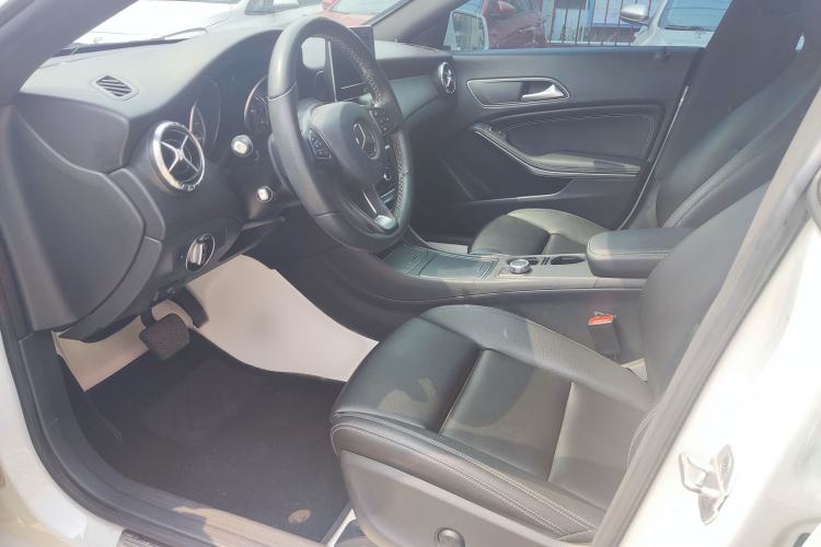 Used Mercedes-Benz CLA 2016 Facelifted CLA 200 Stylish Edition Interior 2