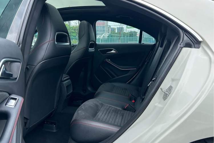 Used Mercedes-Benz CLA 2016 CLA 220 4MATIC Interior 2