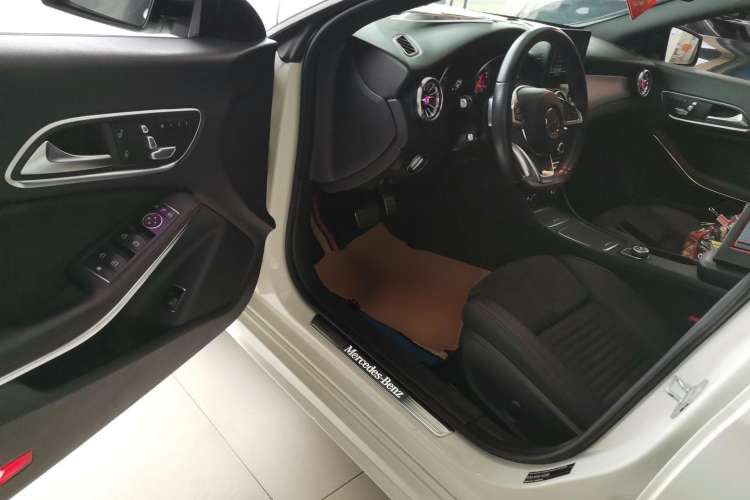 Used Mercedes-Benz CLA 2016 Year Restyled CLA 220 4MATIC Interior 3