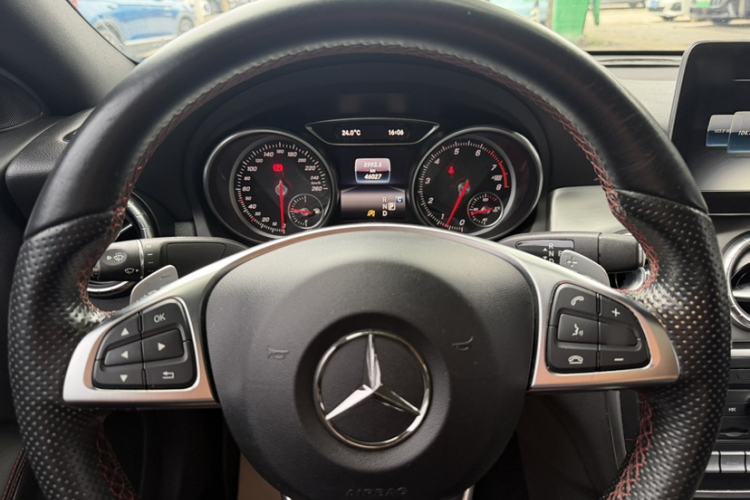 Used Mercedes-Benz CLA 2016 Year Restyled CLA 220 4MATIC Interior 3