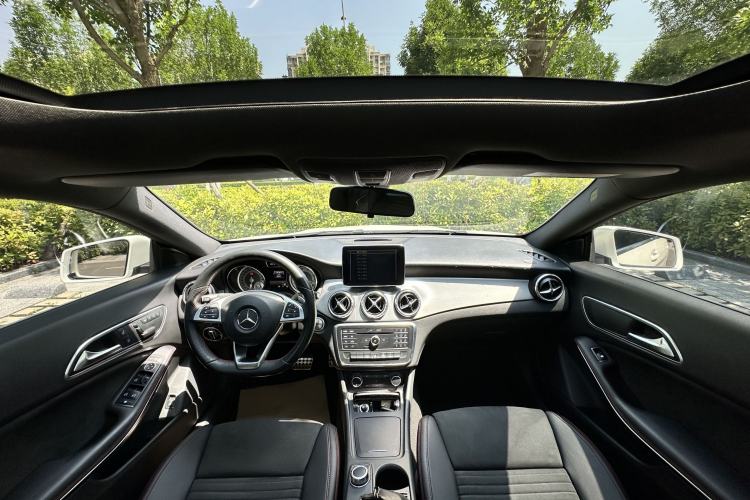 Used Mercedes-Benz CLA 2016 CLA 220 4MATIC Interior 3