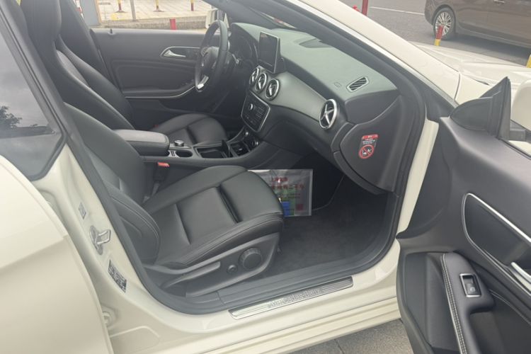 Used Mercedes-Benz CLA 2016 CLA 200 Style Edition Interior 5